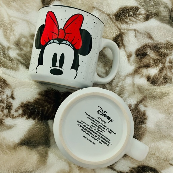 “Mickey & Minnie” Mug Set - Picture 3 of 3
